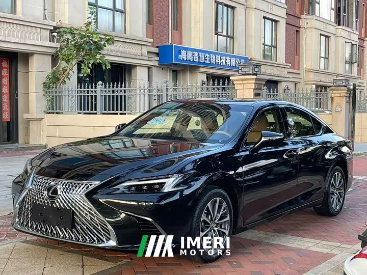 Lexus ES 200 Premium Edition