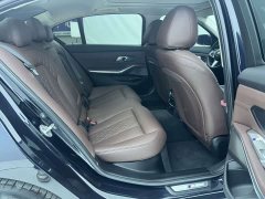 BMW 3 Series 320Li M Sport Package - ფოტო 16