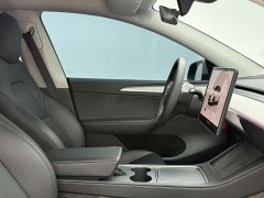 Tesla Model Y Rear-Wheel Drive - ფოტო 19