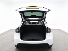 Tesla Model Y Long Range All-Wheel Drive - ფოტო 16