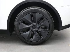Tesla Model Y Long Range All-Wheel Drive - ფოტო 8