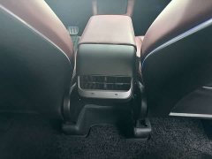 Tesla Model Y Rear-Wheel Drive - ფოტო 18