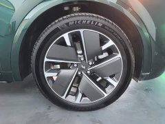 Li Auto L8 Ultra Smart Refresh Edition - ფოტო 6