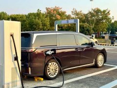 Voyah Dream 2024 PHEV Extended Range Luxury Edition - ფოტო 3