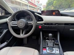 Mazda 3 2.0L X Version - ფოტო 20