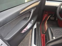 Tesla Model Y Rear-Wheel Drive - ფოტო 7
