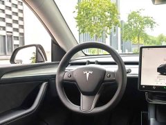 Tesla Model Y Rear-Wheel Drive - ფოტო 6