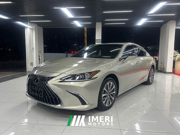 Lexus ES 2021 200 Premium Edition - ავტომობილი ჩინეთიდან