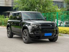 Land Rover Defender 110 3.0T P400 Dark Edition - ფოტო 3