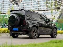 Land Rover Defender 110 3.0T P400 Dark Edition - ფოტო 4
