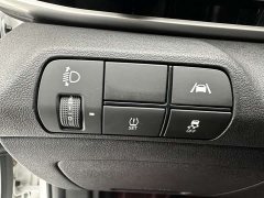 Hyundai Elantra 2022 1.5L CVT 20th Anniversary Edition - ფოტო 14