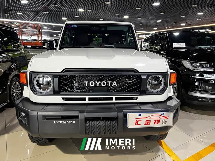 Toyota Land Cruiser (Import) LC71 4.0L Middle East version
