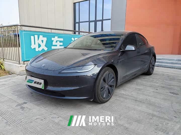 Tesla Model 3 Rear-Wheel Drive