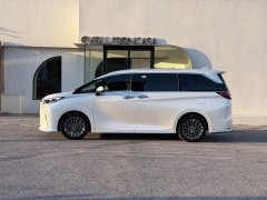 Lexus LM 500h Six-Seat Premium Edition - ფოტო 4