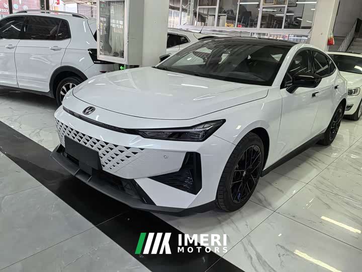 Changan UNI-V 1.5T 500Bar Luxury Edition