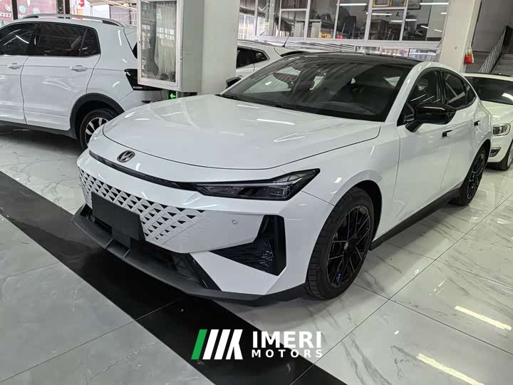 Changan UNI-V 2025 1.5T 500Bar Luxury Edition - ავტომობილი ჩინეთიდან