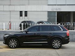 Volvo XC90 B6 Inscription 7-Seater - ფოტო 4