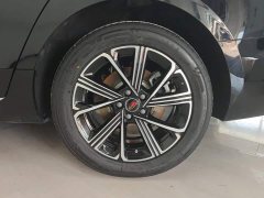 FAW Hongqi H5 PHEV 130 Super Hybrid Edition - ფოტო 6
