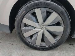 Li Auto i8 Standard Edition - ფოტო 9