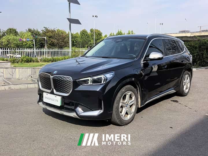 BMW iX1 eDrive25L X Design Package