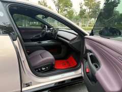 Xiaomi SU7 Rear-Wheel Drive Standard Edition - ფოტო 12