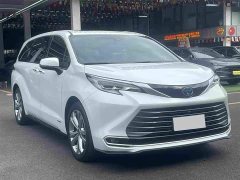 Toyota Sienna 2023 2.5L Hybrid Premium Edition - ფოტო 3