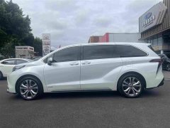 Toyota Sienna 2023 2.5L Hybrid Premium Edition - ფოტო 4