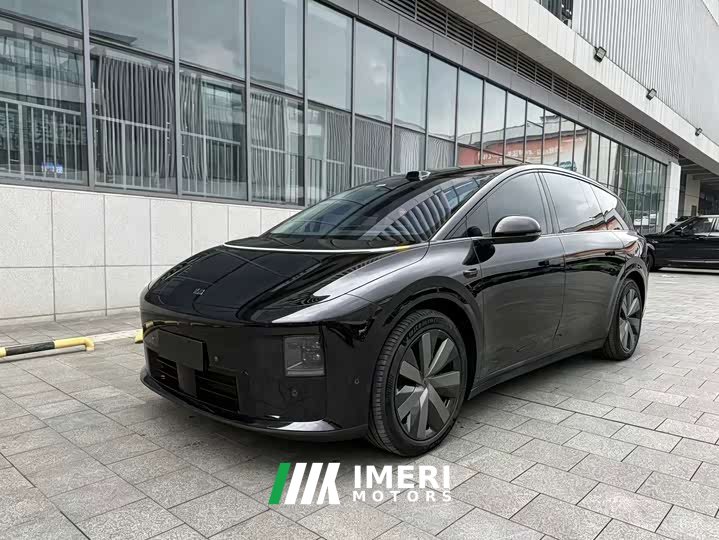 Li Auto i8 Standard Edition - ავტომობილი ჩინეთიდან