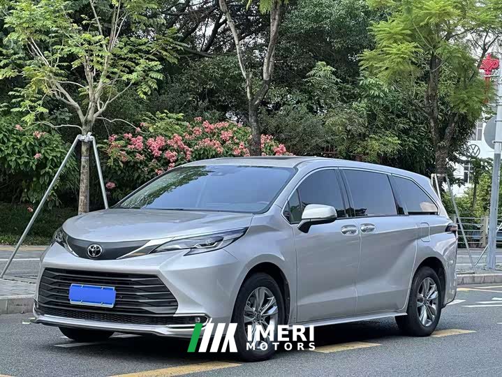 Toyota Sienna 2.5L Hybrid Comfort Edition
