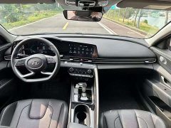 Hyundai Elantra 2023 1.5L CVT Luxury - ფოტო 5