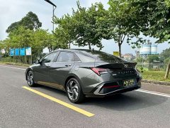 Hyundai Elantra 2023 1.5L CVT Luxury - ფოტო 9
