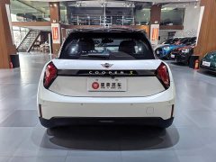 BMW 2024 Electric MINI Cooper 452km COOPER SE Artist Edition - ფოტო 4