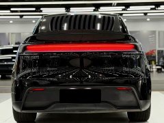 Tesla Model Y L Long Range All-Wheel Drive - ფოტო 5