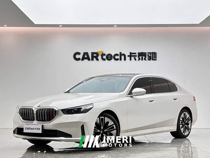 BMW 5 Series 530Li Luxury Edition Premium Package - ავტომობილი ჩინეთიდან