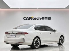 BMW 5 Series 530Li Luxury Edition Premium Package - ფოტო 5