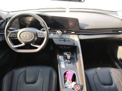 Hyundai Elantra 2021 1.5L CVT Luxury - ფოტო 12