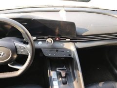 Hyundai Elantra 2021 1.5L CVT Luxury - ფოტო 13