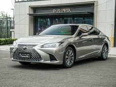Lexus ES 300h Premium Edition - ფოტო 1