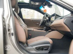 Lexus ES 300h Premium Edition - ფოტო 13