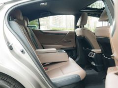 Lexus ES 300h Premium Edition - ფოტო 16