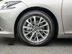 Lexus ES 300h Premium Edition - ფოტო 8