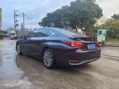 Lexus ES 2022 300h Excellence Edition - ფოტო 2
