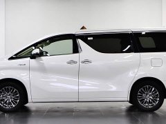 Toyota Alphard 2021 Hybrid 2.5L Luxury - ფოტო 7