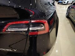 Tesla Model Y Rear-Wheel Drive - ფოტო 7