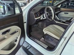 Bentley Bentayga 4.0T V8 Long Wheelbase Elegance Edition - ფოტო 3