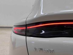 IM Motors Zhiji LS6 Pure Electric Max - ფოტო 10