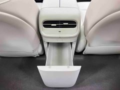 IM Motors Zhiji LS6 Pure Electric Max - ფოტო 17
