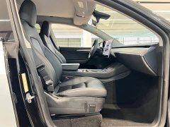 Tesla Model Y Rear-Wheel Drive - ფოტო 7