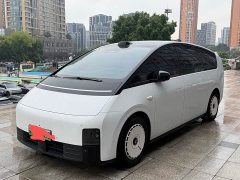 Li Auto Li Xiang MEGA Ultra - ფოტო 1
