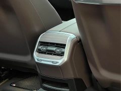 BMW 7 Series 2023 735Li Luxury Package - ფოტო 16